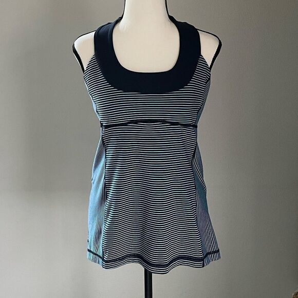 Lululemon Dark and Light Blue Halter/Racerback Athletic Tank-Top. Fits Like an 8 - Picture 1 of 6